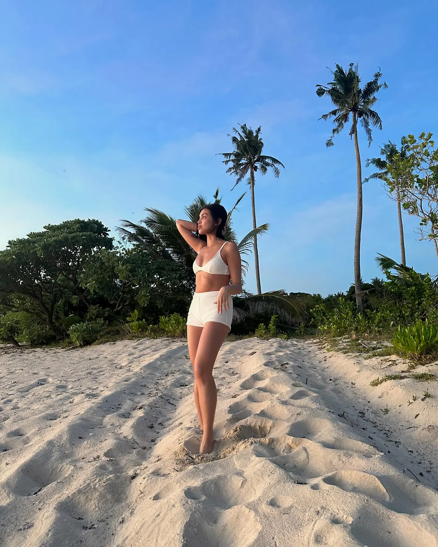 Maine Mendoza - maine-mendoza-hot-38.webp